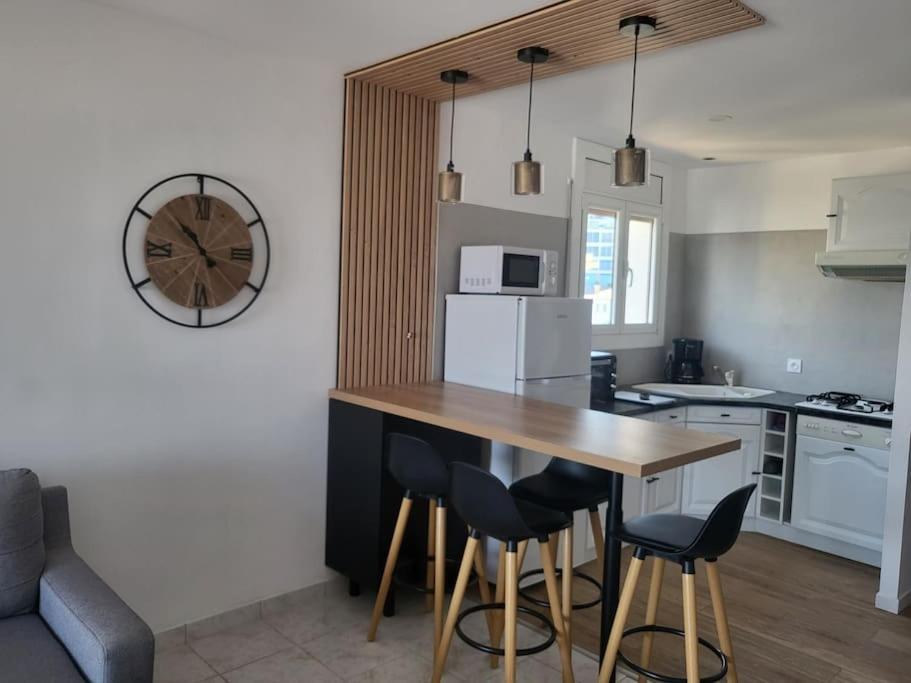 Apartment T3 Avec Belle Vue Et Parking Roses
